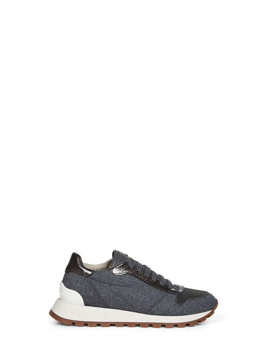 Sneakers in flanella grigia con ricamo