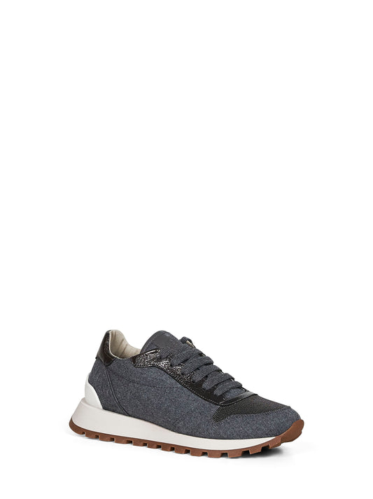 Sneakers in flanella grigia con ricamo