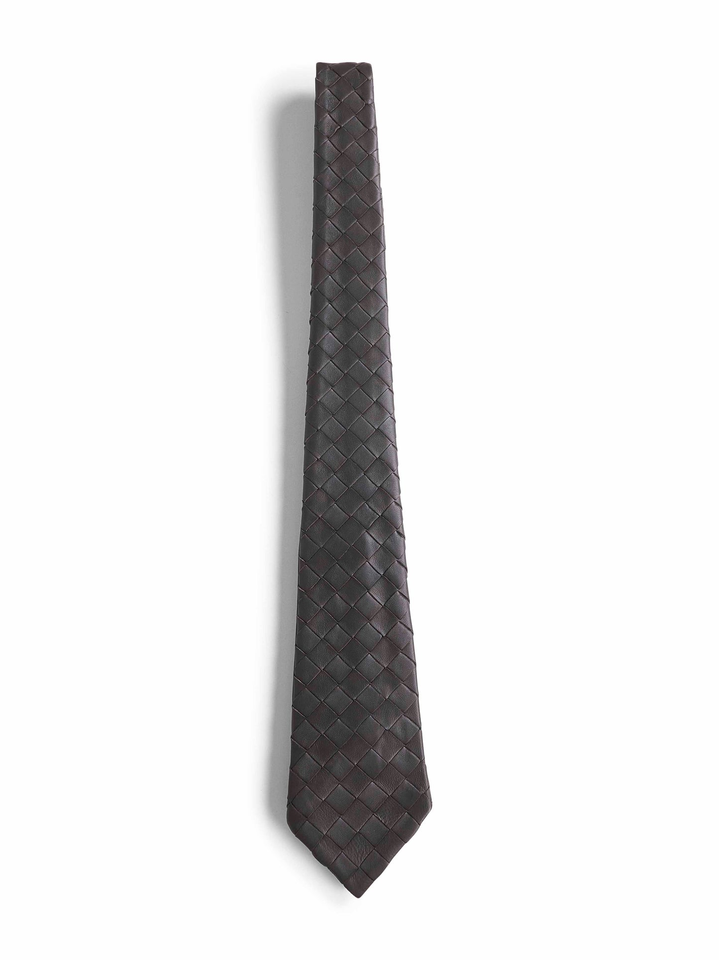 Brown nappa leather Intrecciato tie