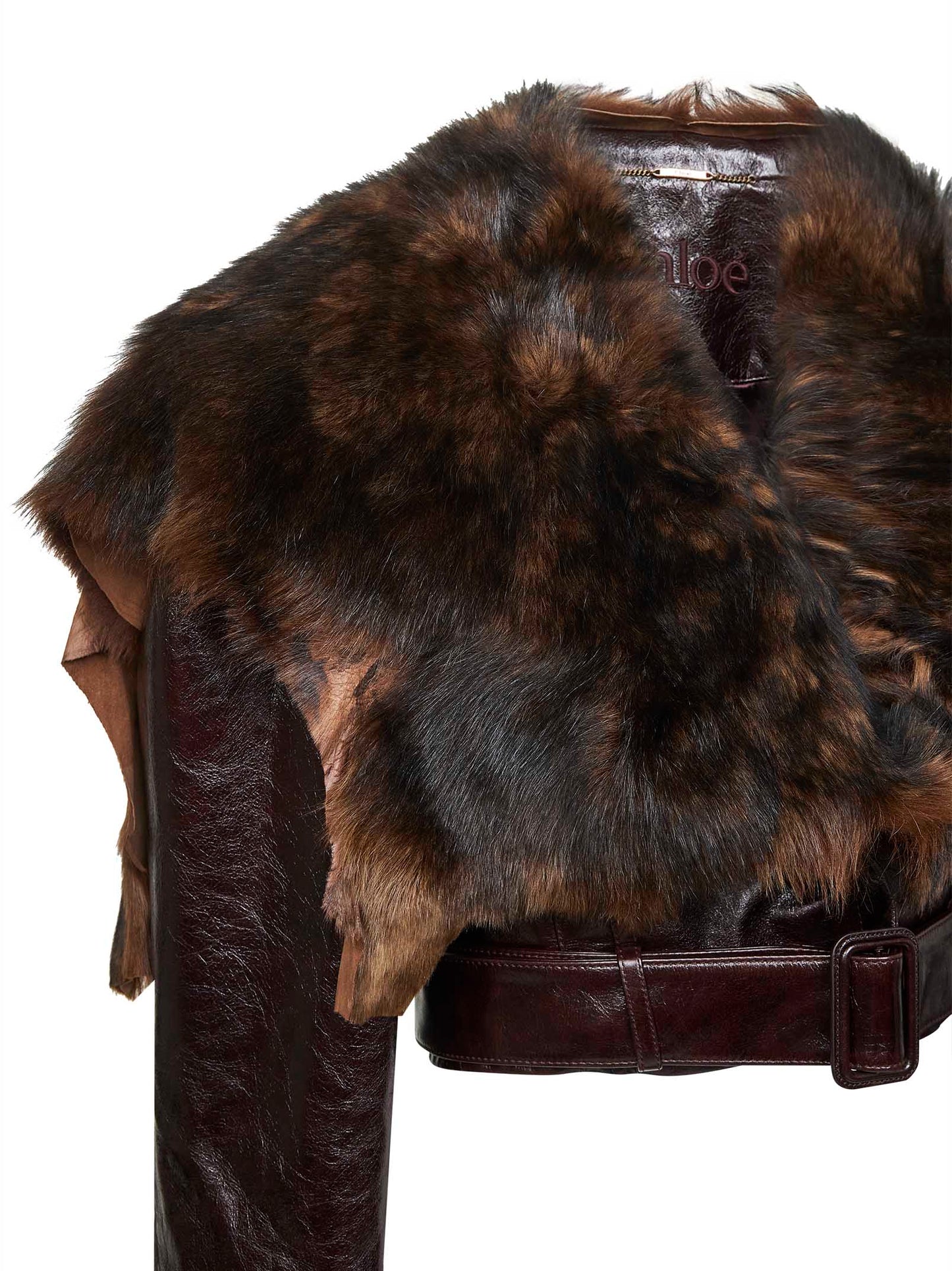 Giacca corta in pelle marrone con collo in shearling
