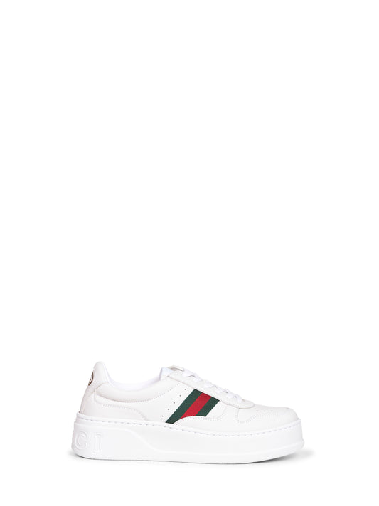 Sneakers in pelle bianca con suola oversize
