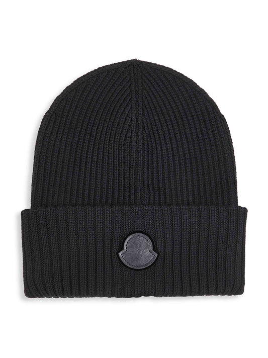 Berretto Moncler x EE72 di Edward Enninful in lana nera