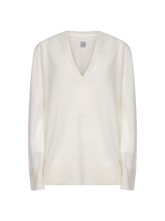 Ecru cashmere V-neck sweater