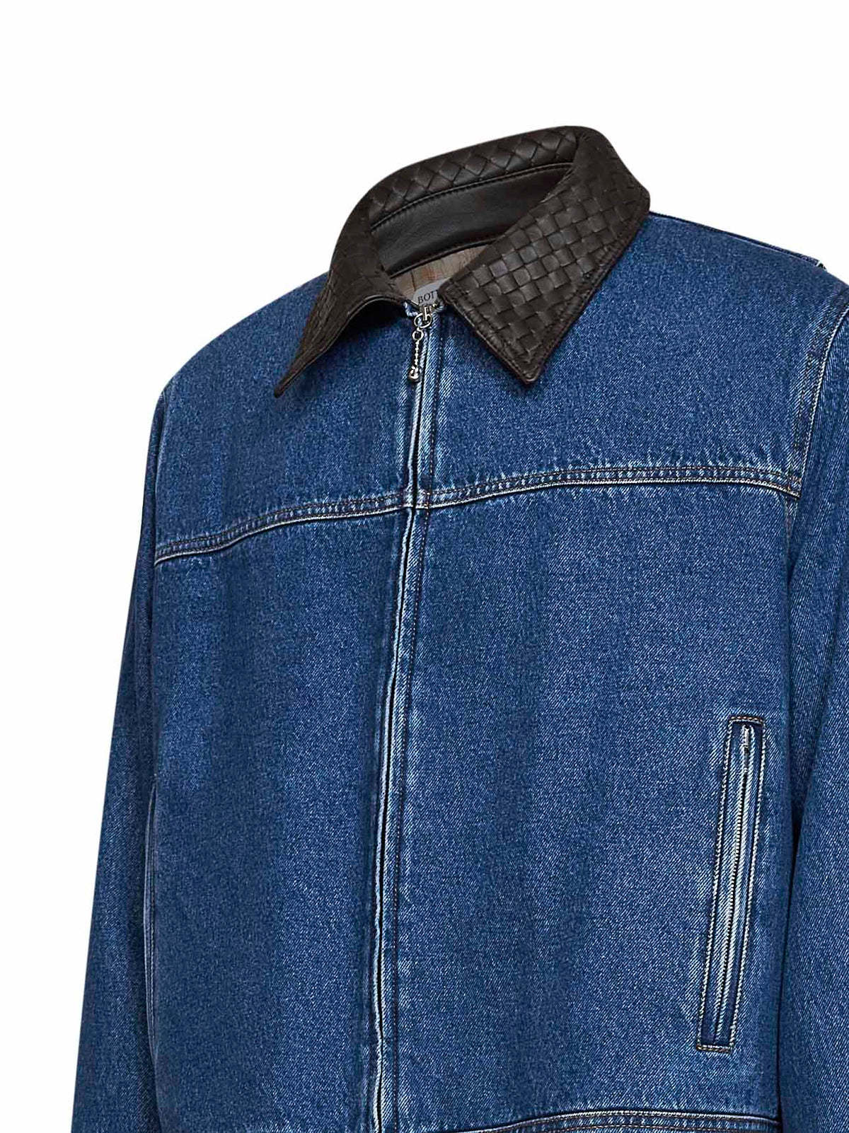Giacca in denim blu medio con colletto in pelle Intrecciato