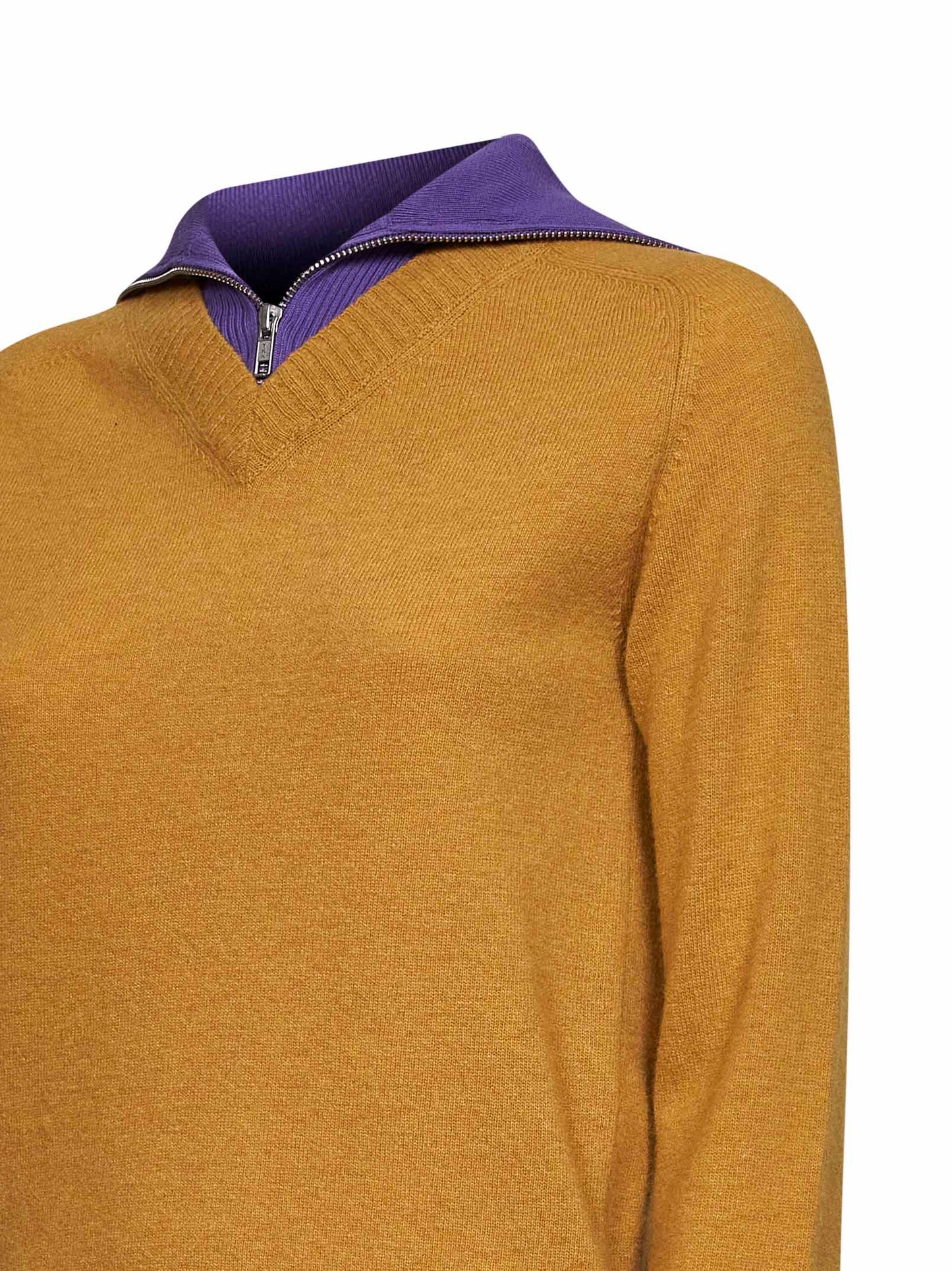 Maglia in misto lana mostarda con collo a contrasto