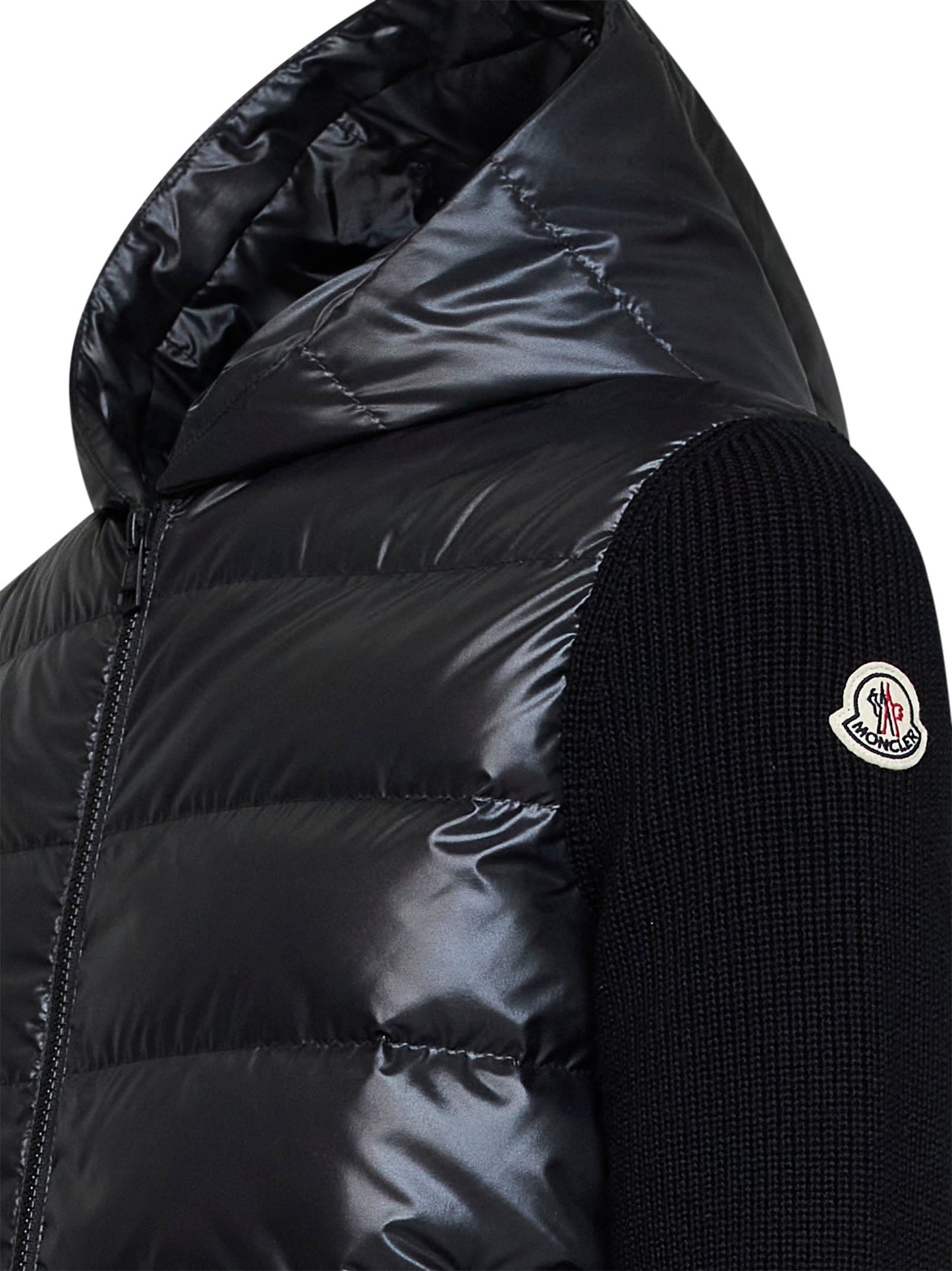 Felpa imbottita con zip e cappuccio nera