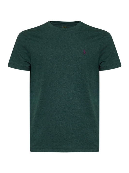 Green shorts-sleeved T-shirt