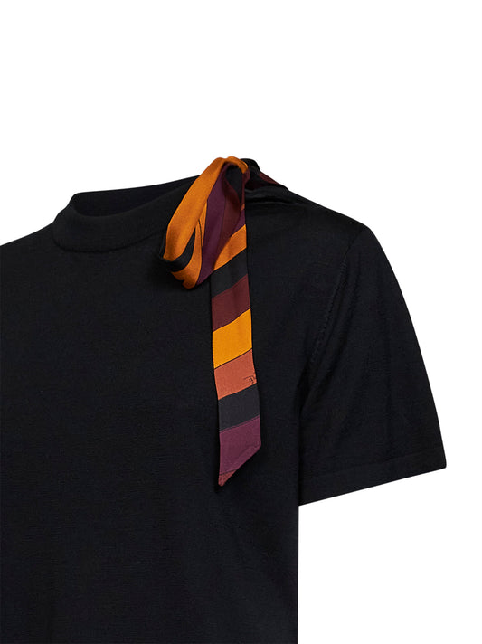 T-shirt in lana superfine nera con dettaglio foulard stampato