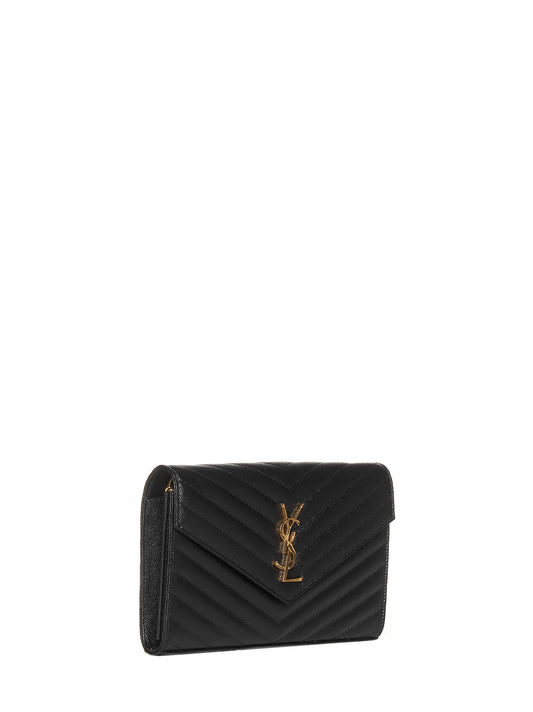 Pochette con catena cassandre classica in pelle grain de poudre