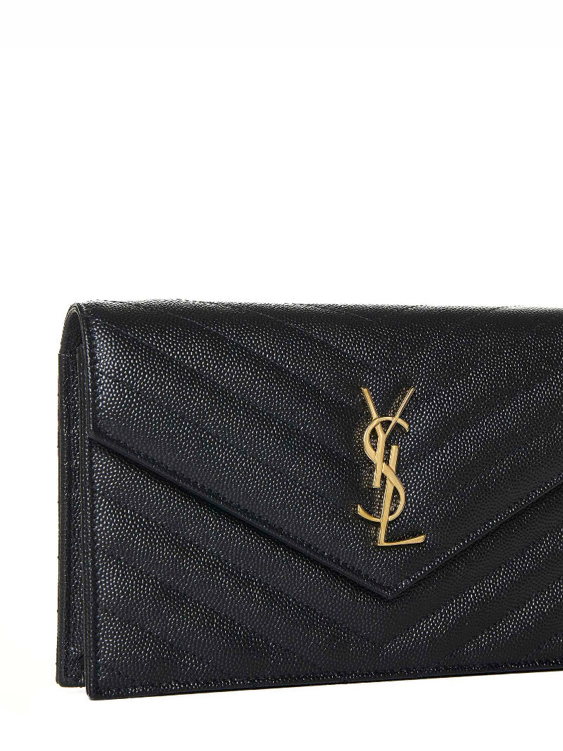 Pochette envelope con catena Cassandre Classica nera