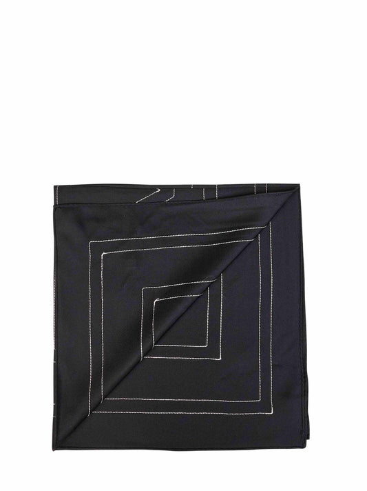 Sciarpa in seta nera con monogramma ricamato<BR/>