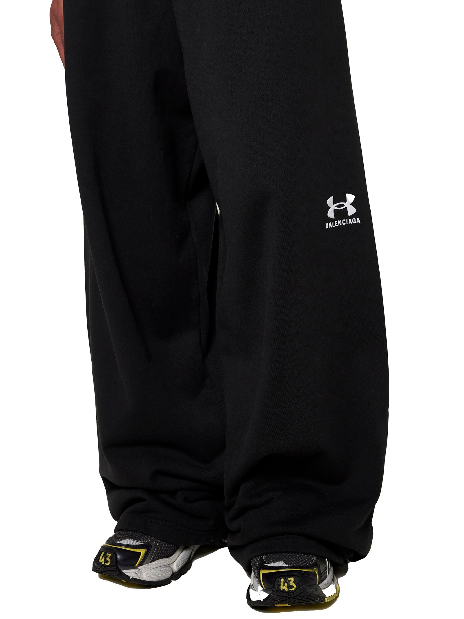 【国内発送★BALENCIAGA×UNDER ARMOUR】BAGGY スウェットパンツ Balenciaga x Under Armour® ワイドスウェットパンツ | ブラック
