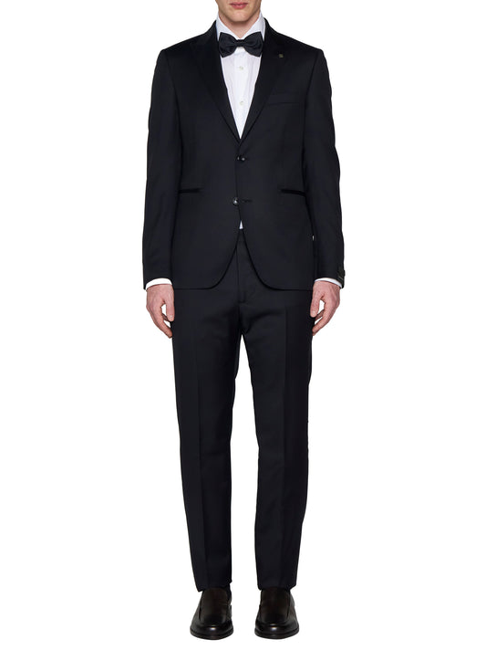 Single-breasted wool suit