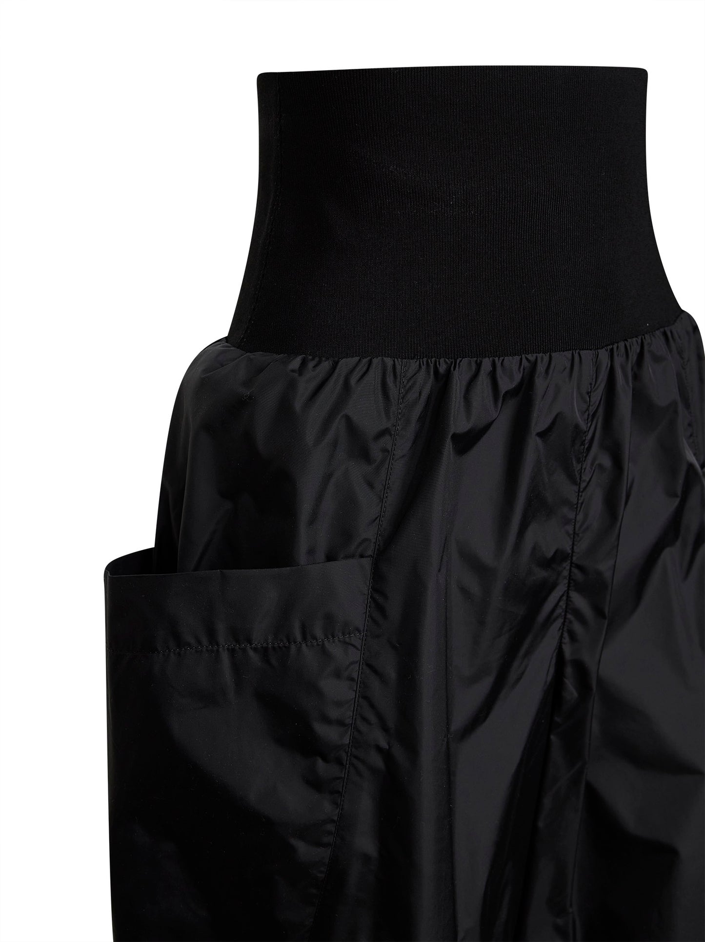 Pantaloni da tuta in nylon lucido nero