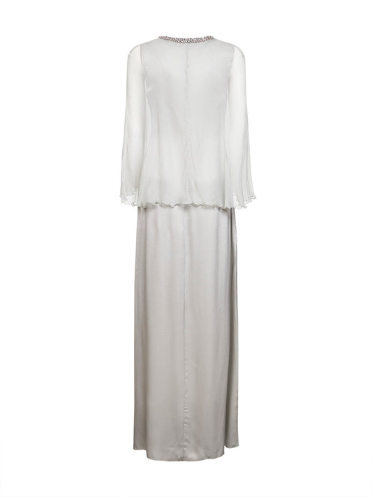 Abito lungo in raso grigio perla con mantella in chiffon