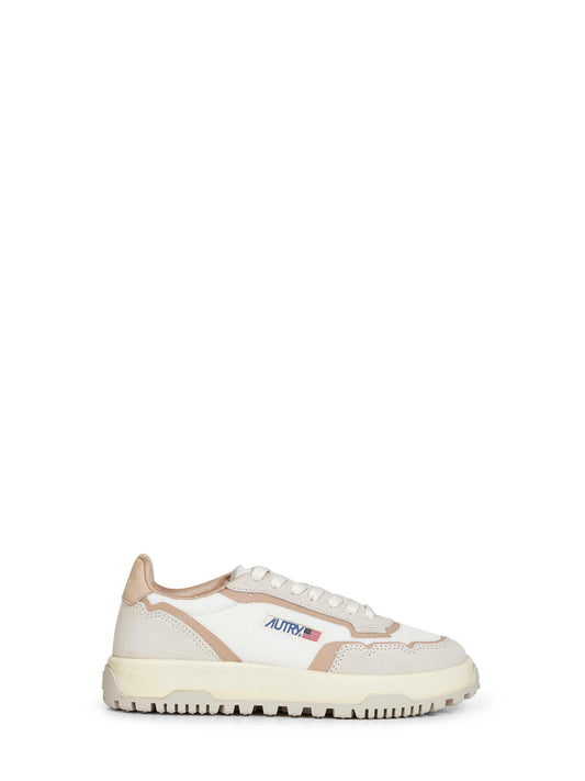 White and sand Wildpace Low sneakers