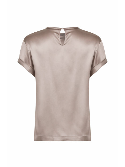 Blusa in raso di seta stretch fango con monile