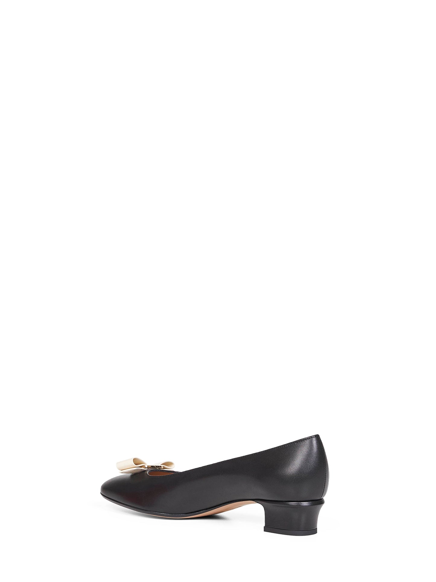 Décolleté fiocco Vara in pelle nero e mascarpone