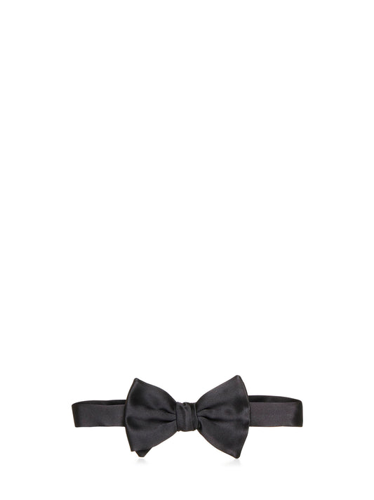 Pre-tied bow tie in pure silk
