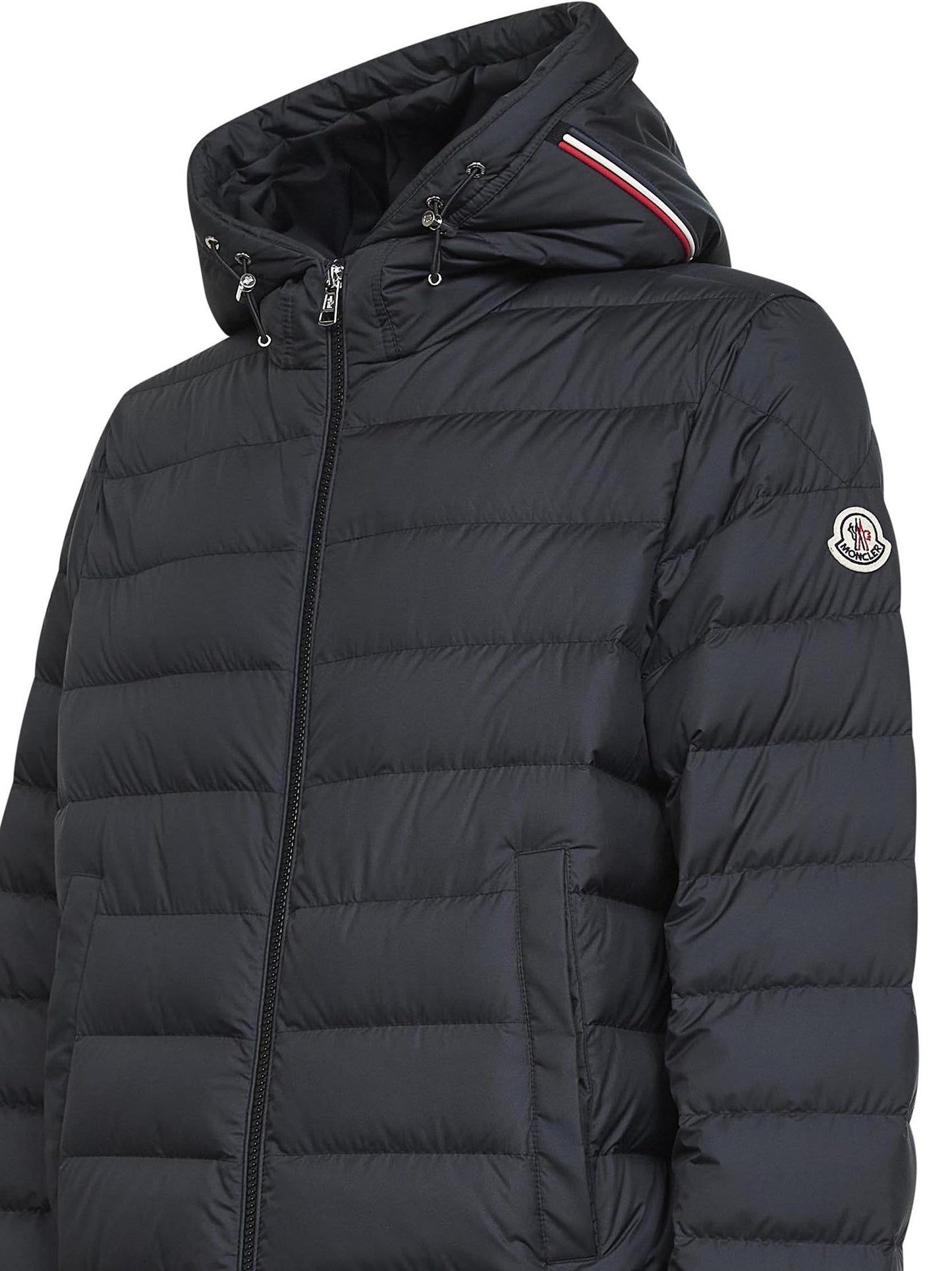 Piumino corto con cappuccio Vermeille nero