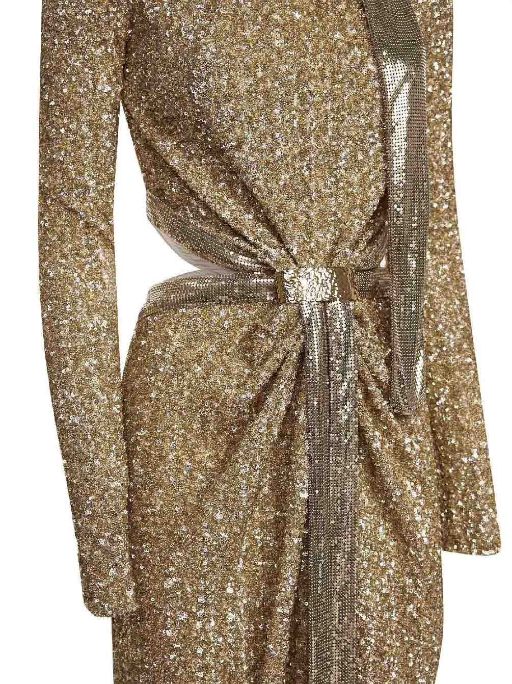 Abito lungo in paillettes e maglia metallica oro